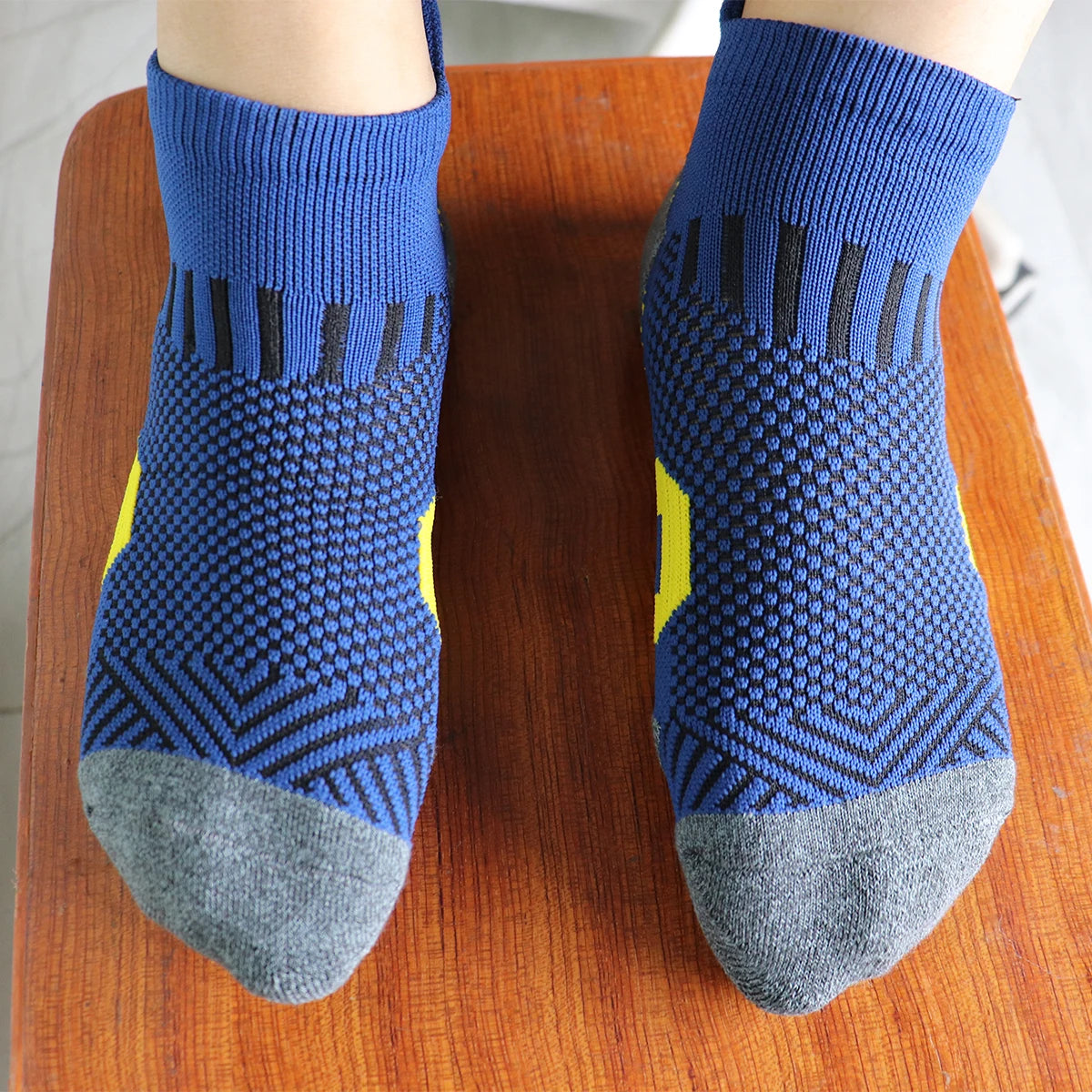 3/9 Pairs Non-Slip Sports Socks