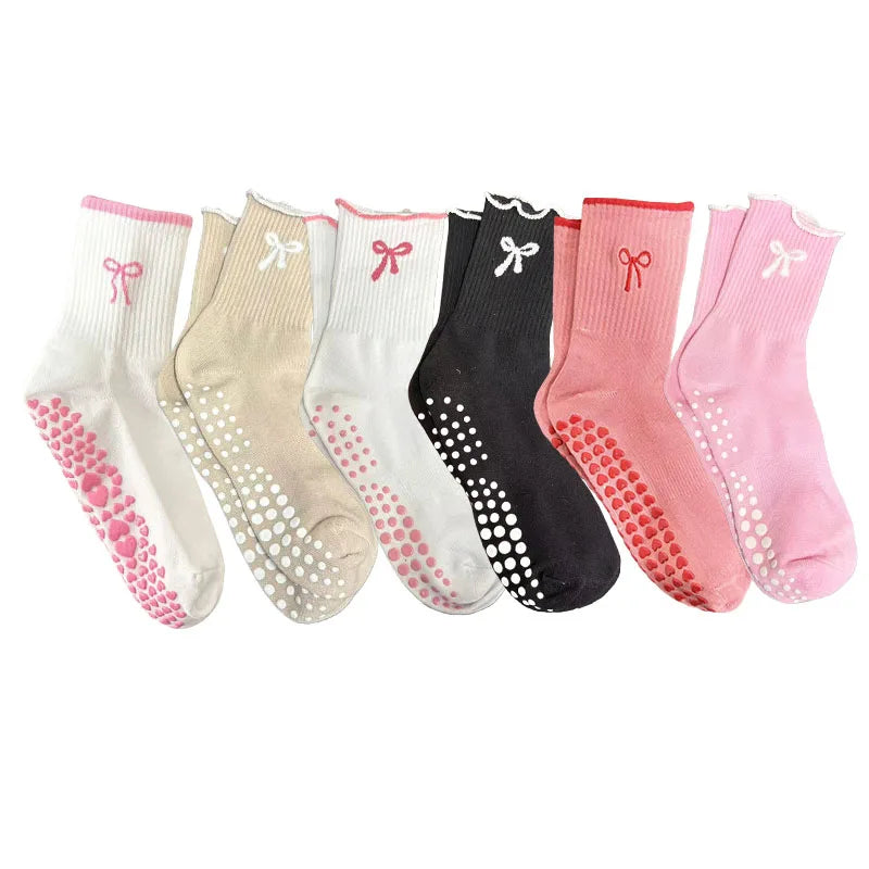 1 Pair of Single Bow Embroidered Socks